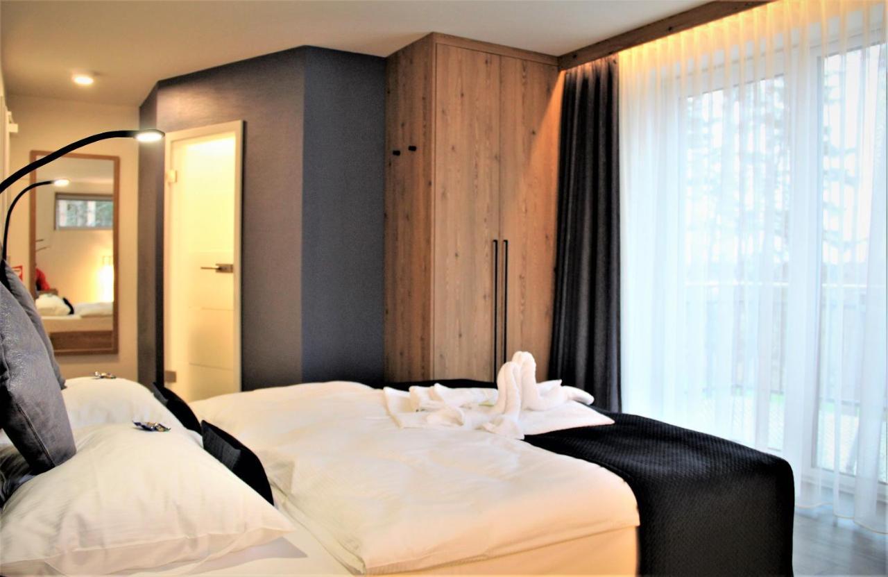 Art & Galerie Hotel Lenz Plauer See Fuenfseen Exterior photo